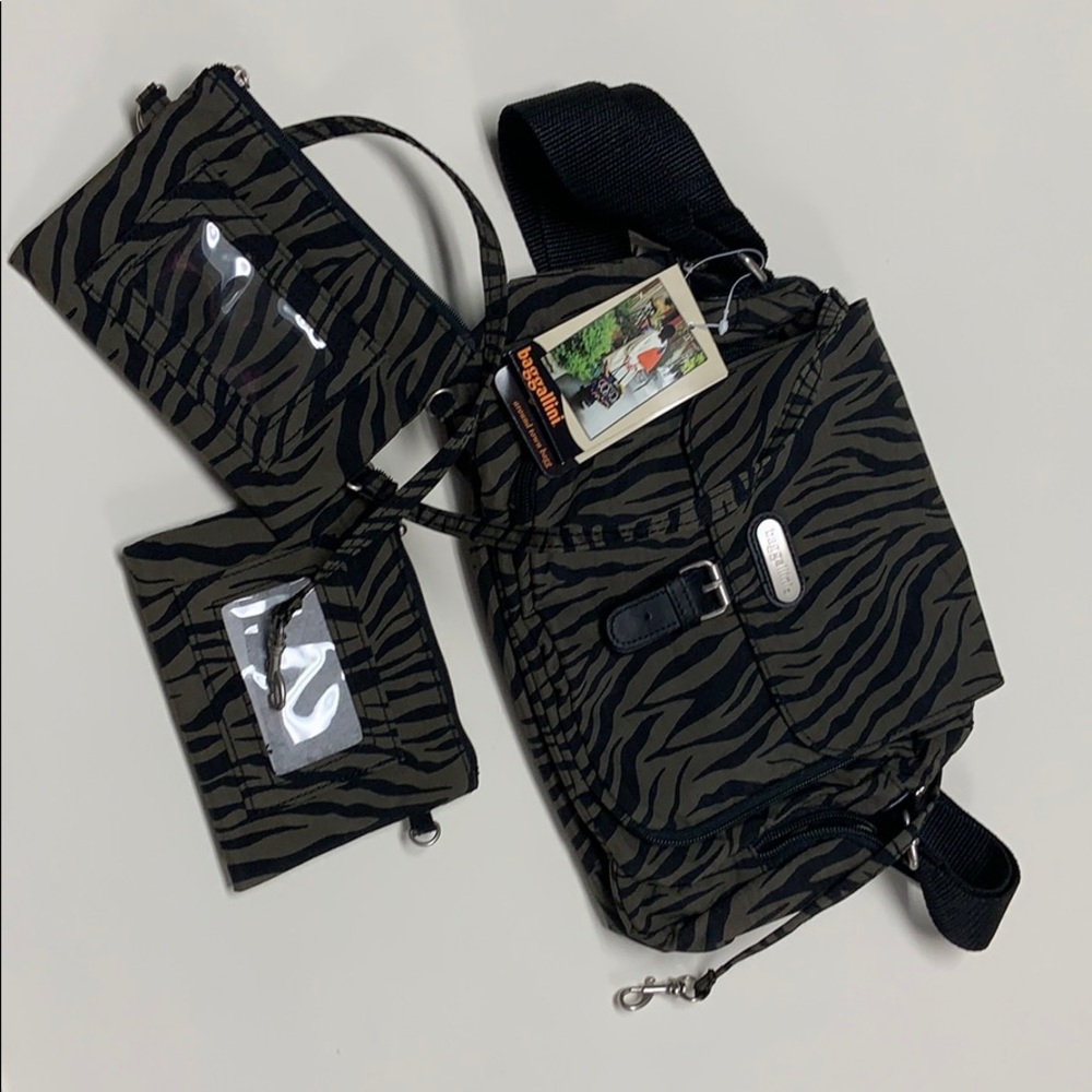 Baggallini Olive Zebra crossbody